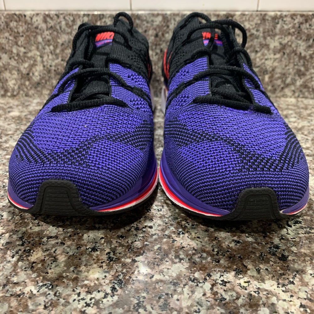 Nike - Picture 2 of 8